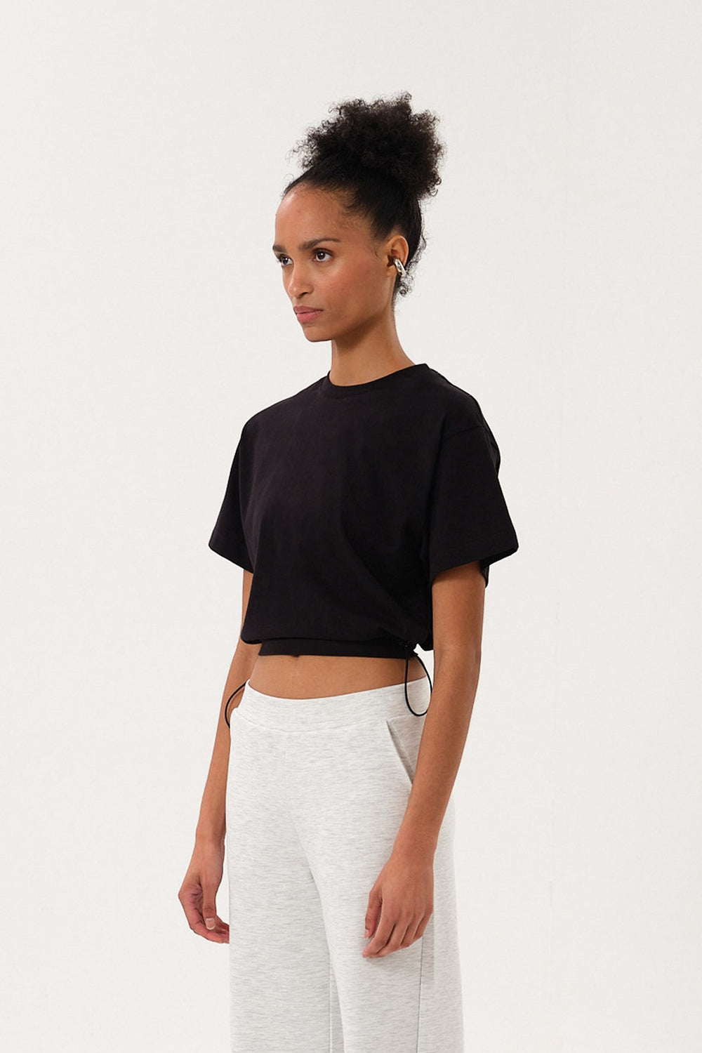 Belden Ayarlanabilir Lastikli Bisiklet Yaka Crop Kadın T-shirt - Siyah