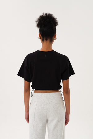Belden Ayarlanabilir Lastikli Bisiklet Yaka Crop Kadın T-shirt - Siyah