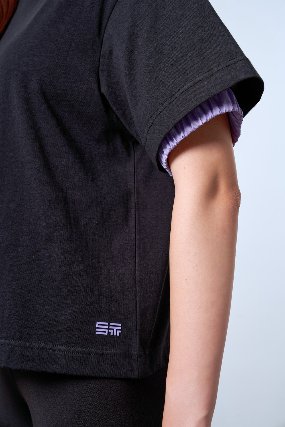 Kol Ucu Dokuma Detaylı Oversize Kadın T-shirt - Siyah