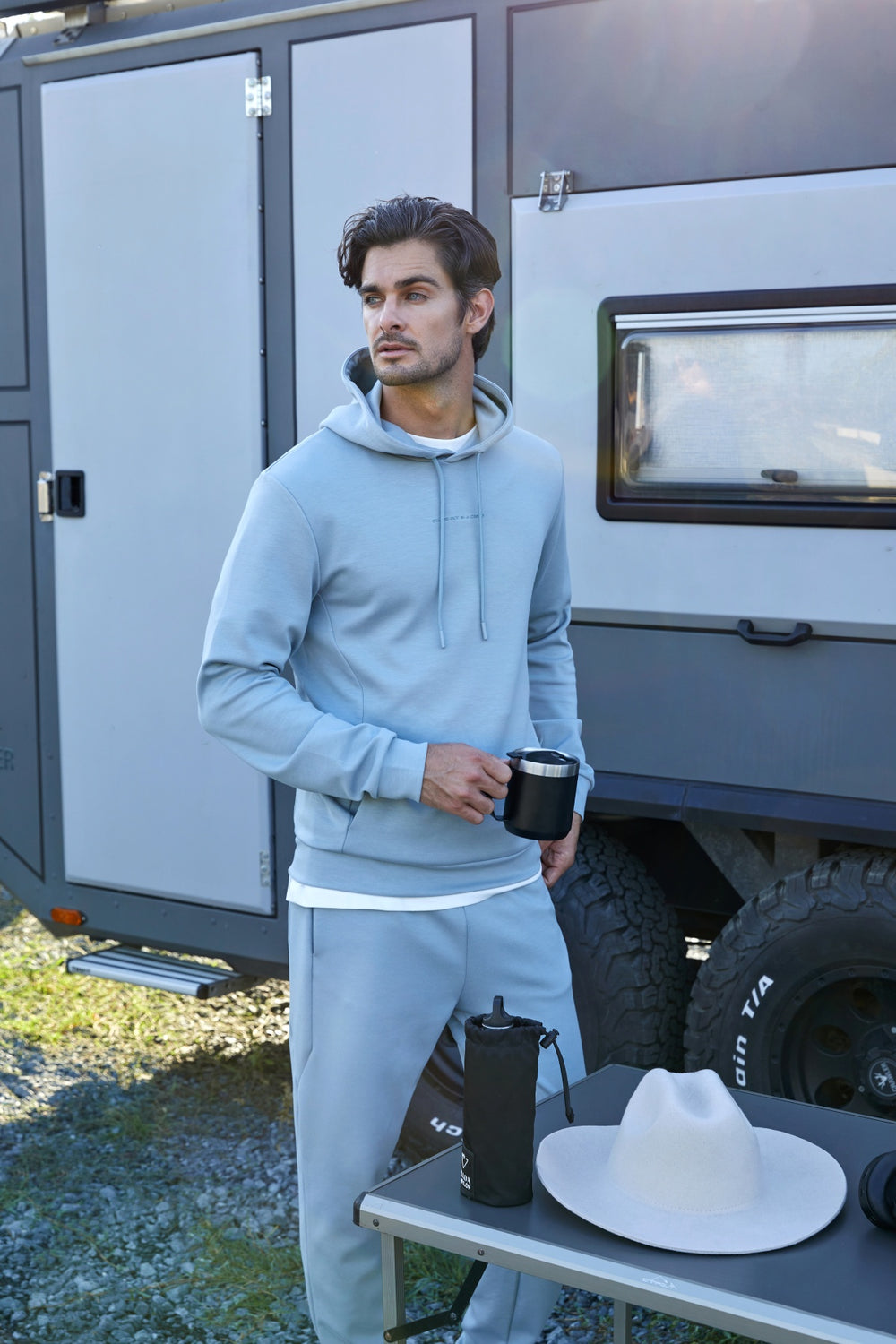 Stands Out in A Crowd Baskılı Erkek Hoodie - Gri