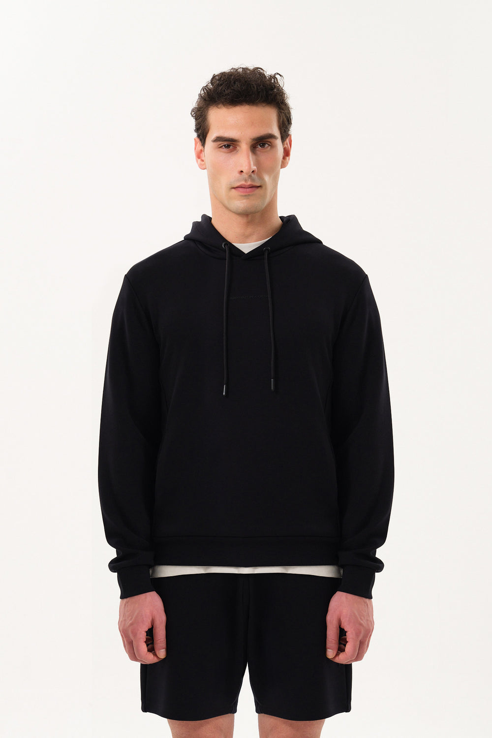 Stands Out in A Crowd İmzalı Cep Detaylı Erkek Hoodie - Siyah
