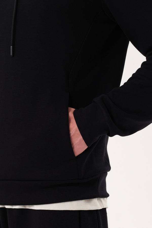Stands Out in A Crowd İmzalı Cep Detaylı Erkek Hoodie - Siyah