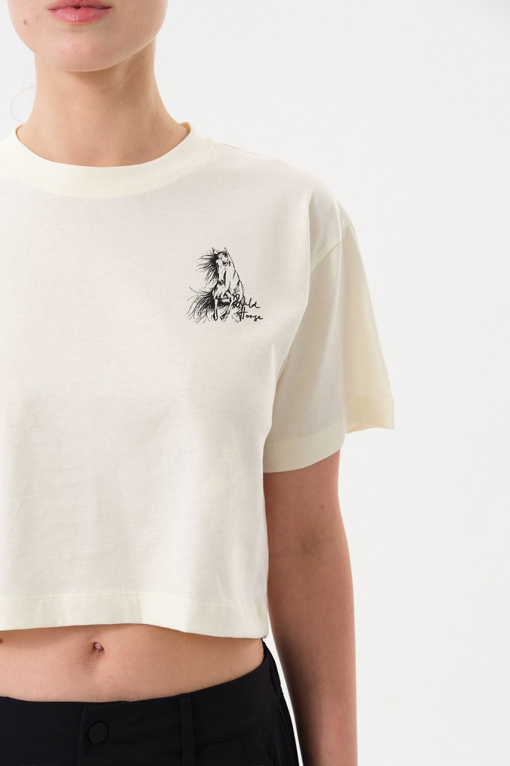 Wild Horse Grafik Baskılı Crop Kadın Bisiklet Yaka T-shirt - Ekru