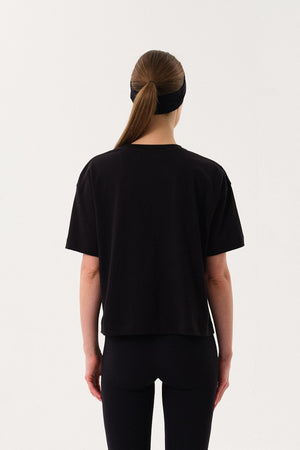 Yırtmaç Detaylı Baskılı Kadın Bisiklet Yaka T-shirt - Siyah