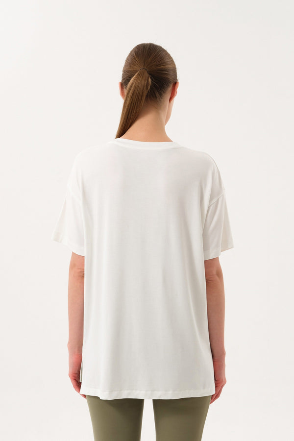 Yırtmaç Detaylı Oversize Kadın Bisiklet Yaka T-Shirt - Ekru
