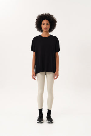 Yırtmaç Detaylı Oversize Kadın Bisiklet Yaka T-Shirt - Siyah